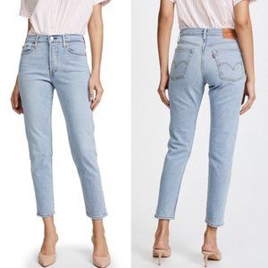 Levi's Wedgie Icon Fit Jeans in Light Wash 24